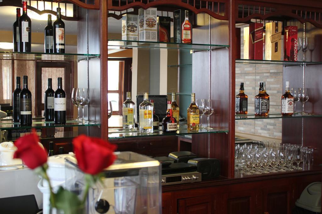 9 Dragon Hotel & Restaurant Phnom Penh Exterior photo