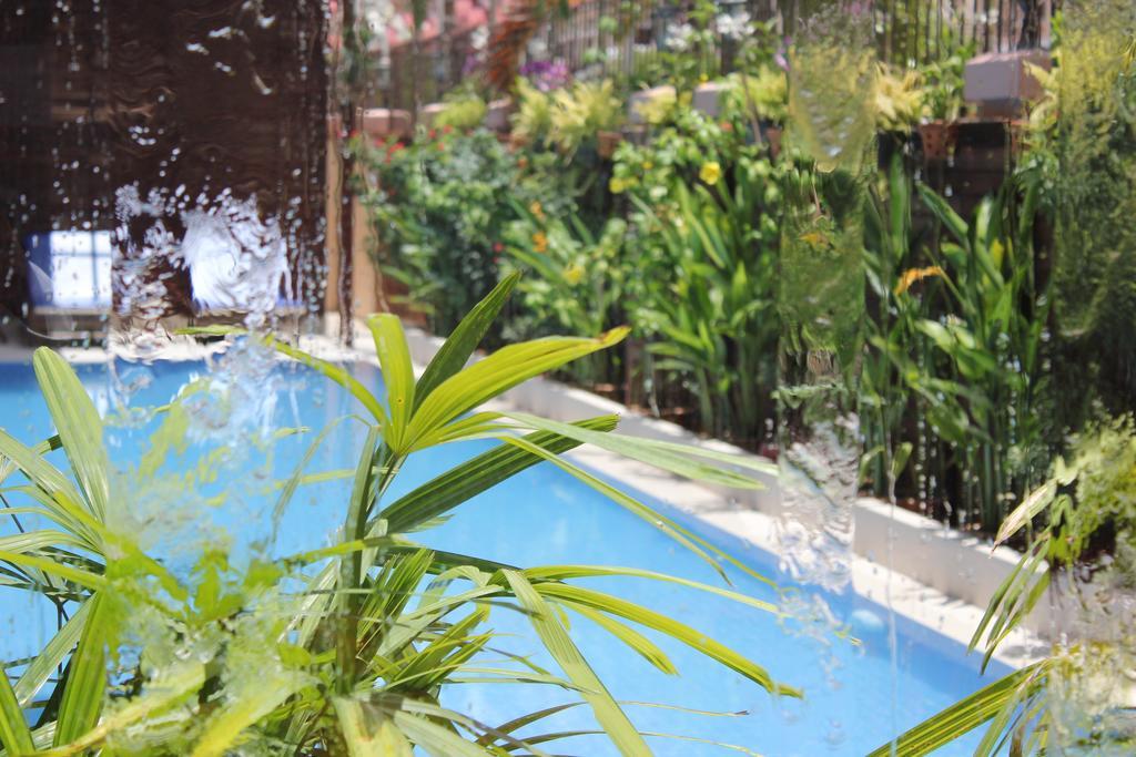 9 Dragon Hotel & Restaurant Phnom Penh Exterior photo