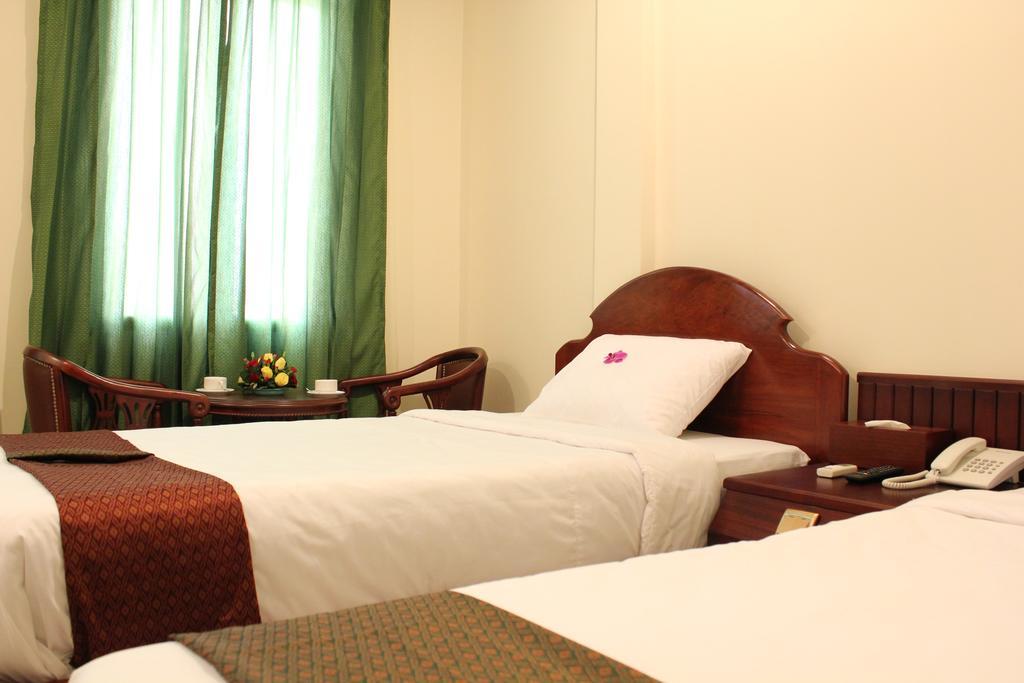 9 Dragon Hotel & Restaurant Phnom Penh Exterior photo